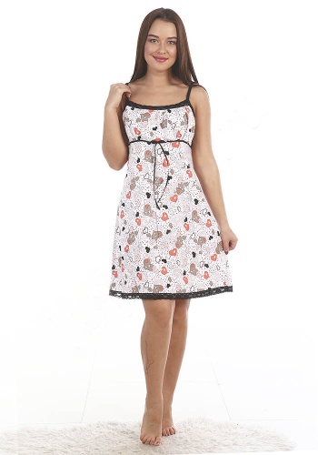 Состав:
Хлопок 100%
	Сорочка полуприлегающего силуэта. На тонких бретелях, отрезная под грудью. Горловина и низ изделия оформлены эластичным кружевом.