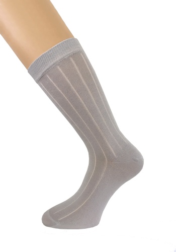 Состав:
Хлопок 80%
Полиамид 15%
Эластан 5%
	Гладкий носок из хлопка с высоким двойным бортом и продольными полосами (перекидная платировка).