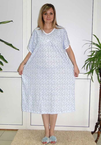 Состав:
Кулирка
Хлопок 100%
	Женская сорочка большого размера. 

Обратите внимание: расцветка товара на сайте может отличаться от фактической расцветки. Оптовый склад оставляет за собой право поставить товар любого цвета, который имеется на дан