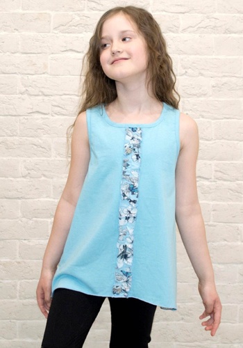 Состав:
Кулирка
Шифон
	Детская майка для девочки. Спереди декорирована шифоновой полоской, спина полностью шифоновая. 