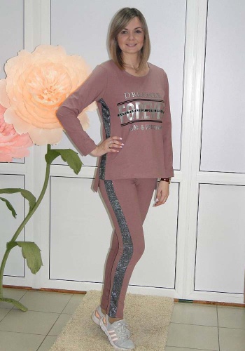 Состав:
Футер с лайкрой
Хлопок 95%
Лайкра 5%
	Костюм женский 