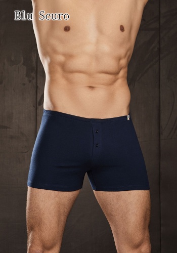 Состав:
Хлопок 100%
	Мужские трусы-боксеры из хлопка, на ширинке застежки-пуговицы, резинка вшита в пояс.