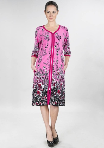 Состав: 
Петельчатая махра 
Хлопок 80%, 
Полиэстер 20% 
	 Халат женский  выполнен из петельчатой махры с купонным цветочным  рисунком. Расцветки: розовая, голубая, бирюзовая. Застежка на молнии, внутренние карманы, без воротника, рукав кроя регала