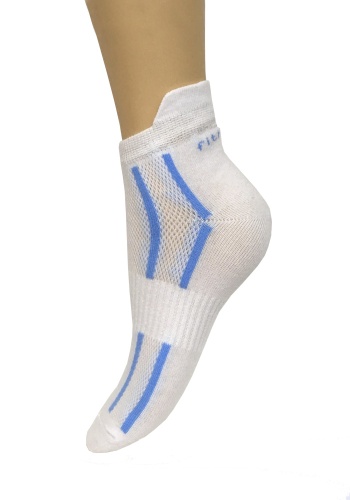 Состав:
Хлопок 73%
ПА 25%
Эластан 2%
	Носки укороченные для занятий спортом, с запятником, с перфорацией по верхней части и резиной для надёжной фиксации носков на ноге. 
