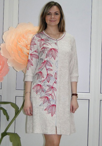 Состав:
Махра: хлопок 100%
         Элегантный домашний халат со стильным принтом. Застежка молния. Комфортный крой 