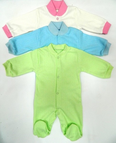 Состав: 
Интерло-Жакард
	Комбинезон для грудника с застежкой на кнопках. Особенности модели: длинный рукав, закрытые ножки. Крой изделия полностью соответствует параметрам тела новорожденного, не стесняя его движений и не доставляя дискомфорта. Тако