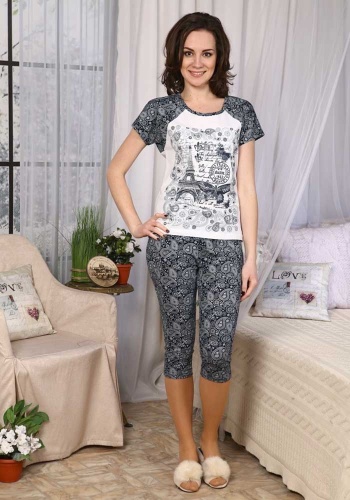 Состав: 
Кулирка 
Хлопок 100% 
	Комплект женский состоит из футболки с коротким рукавом и бридж.