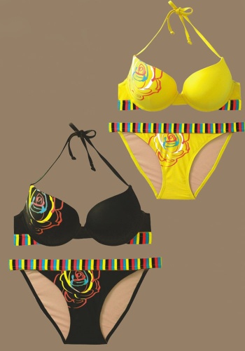 Состав:

Эластичное полотно
ПА 80%,
ПУ 20%

	Купальник раздельный состоит из бюстгальтера и трусов. Бюстгальтер с формованной чашкой с Push-up, полностью гладкий, на одной чашке принт 