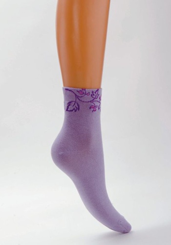 Состав: 

Хлопок 74%, 
Полиамид 24%, 
Эластан 2%

	Женский демисезонный носок с цветочным рисунком на резинке.