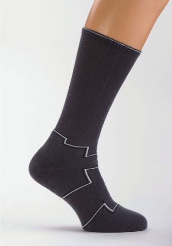 Состав: 
Хлопок 74%, 
Полиамид 23%, 
Эластан 3%
	Мужские удлиненные носки для туризма и активного отдыха. Отличная защита от клещей в летнее время!