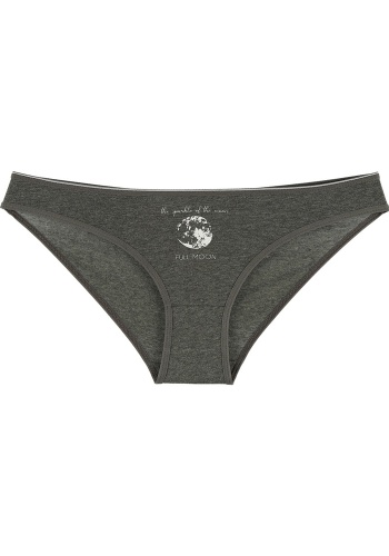 Состав:
Хлопок 95%
Эластан 5%
      Женские трусы-слипы со средней посадкой. Выполнены из принтованного полотна. 