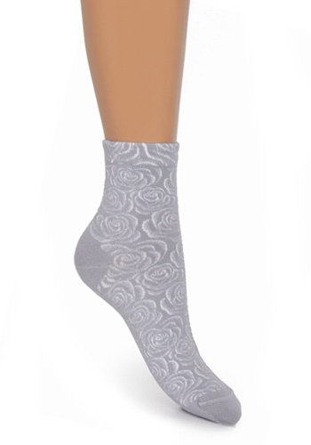 Состав:

Модал: 62%, 
Полиамид: 35%, 
Эластан: 3%.

	Ажурный женский носок из модала с плоским кетельным швом.