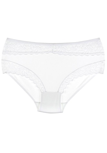 Состав:
Хлопок 95%
Эластан 5%
      Женские трусы-баталы с высокой посадкой белого цвета. Пройма и передняя деталь украшены кружевом. 