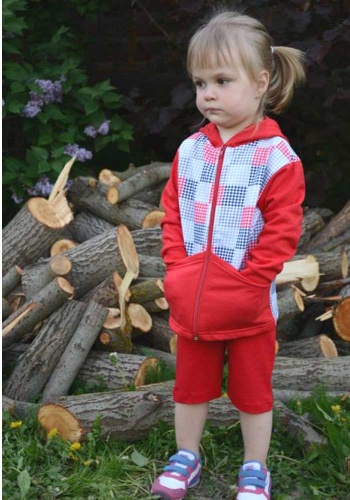 Состав:
Футер
Хлопок 100%
	Куртка на молнии с капюшоном.