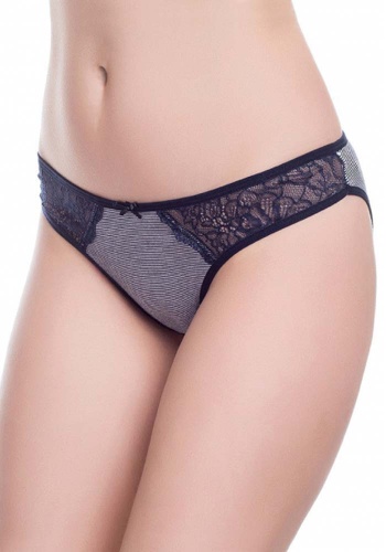 Состав:
Модал 95%
Эластан 5%
	Женские трусы-слипы со средней посадкой. Передняя деталь изготовлена из полотна и кружева, украшена бантиком.  Задняя деталь выполнена из полотна в полоску.  