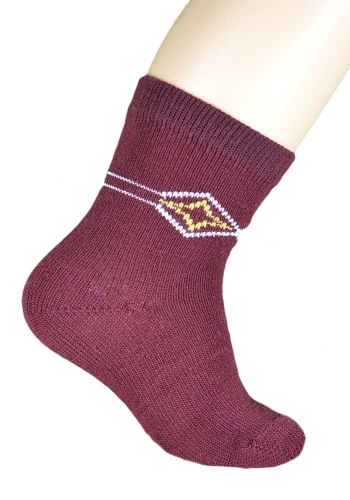 Состав: 
Шерсть 30%, 
Акрил 55%, 
ПА 12%, 
Эластан 3%
	Детские шерстяные носки. Гладь, компьютерный рисунок.