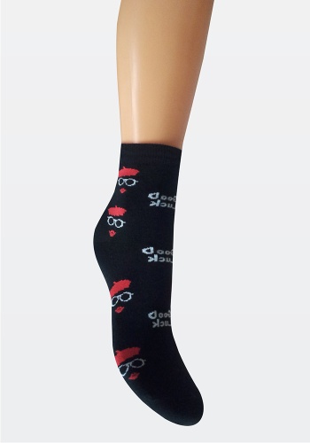 Состав:
Хлопок: 72%, 
Полиамид: 26%, 
Эластан: 2%.
	Детские демисезонные носки для девочек из коллекции 