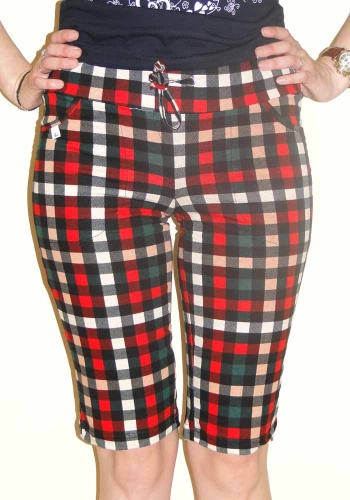 Состав:
Кулирка
Хлопок 100%
	Бриджи женские.
Обратите внимание: расцветка товара на сайте может отличаться от фактической расцветки. Оптовый склад оставляет за собой право поставить товар любого цвета, который имеется на данный момент.	