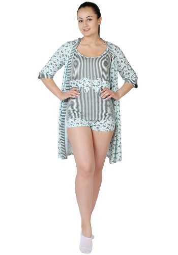 Состав:
Кулирка
Хлопок 100%
	Комплект состоит из пеньюара, топа и шорт из набивной ткани. Пеньюар прямого силуэта длиной выше колена со съемным поясом. Рукав ¾ втачной на манжете с бантиком. Борт обработан притачной планкой. Низ обработан швом «в п