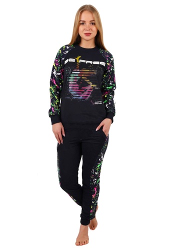 Состав:
Футер
Хлопок 80%
Лайкра 20%
	Комплект состоит из брюк и толстовки.

Обратите внимание: расцветка товара на сайте может отличаться от фактической расцветки. Оптовый склад оставляет за собой право поставить товар любого цвета, который им