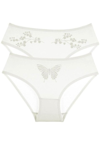 Состав:
Хлопок  95%
Эластан 5%
      Детские трусы для девочки белого цвета. Спереди украшены рисунком. 