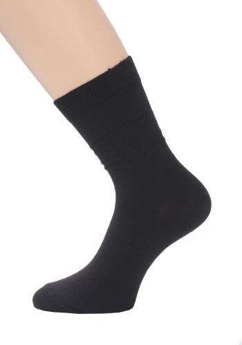 Состав:
Шерсть 28%
Акрил 65%
Полиамид 5%
Эластан 2%
	Классические тонкие мужские полушерстяные носки с рельефным рисунком в виде полос на паголенке.