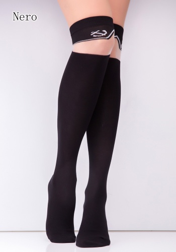 Состав:
Хлопок 70%
Полиамид 26%
Эластан 4%
	Женские фантазийные гольфы из хлопка и прозрачной синтетической мононити. Под резинкой модели размещен контрастный рисунок 