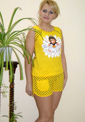 Состав:
Кулирка
	Пижама женская (майка и коротенькие шорты).

Обратите внимание: расцветка товара на сайте может отличаться от фактической расцветки. Оптовый склад оставляет за собой право поставить товар любого цвета, который имеется на данный 