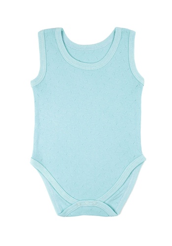 Состав:
Перфорация
Хлопок 100%
	Боди (майка и трусы). Снизу три кнопки для переодевания подгузника.