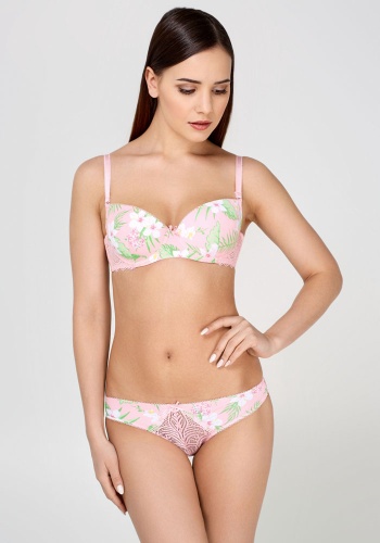 Состав:
Эластичное полотно
ПА 85%
ПУ 15%
Кружево
ПА 90%
ПУ 10%
Ластовица
Хлопок 100%
	Трусики классические выполнены из эластичного принтованного полотна и кружева, декорированы эластичной лентой с фестонами. Передняя деталь декорирована бант