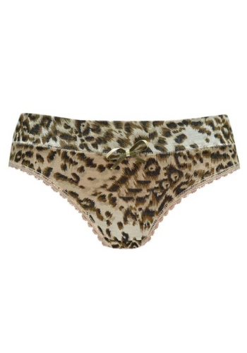 Состав:

Вискоза 95%
Эластан 5%

	Женские трусы из принтованного полотна. Спереди широкий мягкий пояс без резинки. Проймы украшены мелким кружевом. 