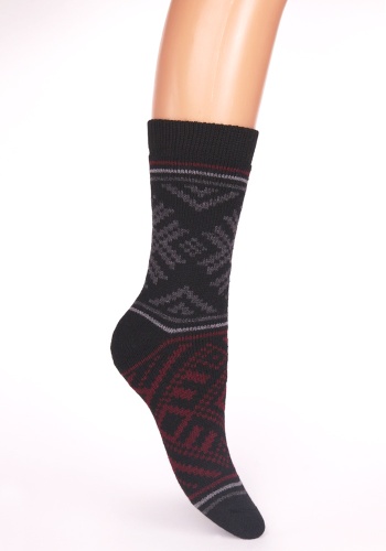 Состав: 
Полушерсть 94%, 
Полиамид 5%, 
Эластан 1%
	Женские зимние носки с высоким паголенком, рисунок - орнамент.