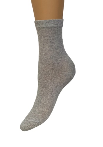 Состав:
Хлопок – 75%
ПА – 18%
Эластан – 7%
     Носки женские демисезонные, гладкие,  классической длины с двойным бортом.