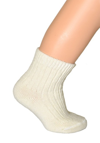 Состав: 
Шерсть: 46%, 
ПАН: 28%, 
Модал: 19%,
ПА: 6%, 
Эластан: 1%. 
	Носки детские от Носкофф. Очень теплые носки с повышенным содержанием шерсти, обладают теплозащитными и лечебными свойствами.