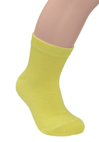 Состав: 
Хлопок 85%, 
ПА 12%, 
Эластан 3%
	Детские носки демисезонные гладкого переплетения однотонные, паголенок средней длины.