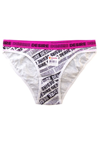 Состав:
Хлопок 95%
Эластан 5%
	Детские трусы для девочек. Детали выполнены из принтованного полотна, пояс-резинка цветные, украшены надписью. Цвета ассорти. 