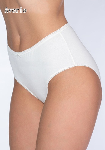 Состав:
Хлопок 95%
Эластан 5%
     Трусы слип-макси из хлопка с эластаном, ажурная отделка края, спереди аппликация в виде бантика.