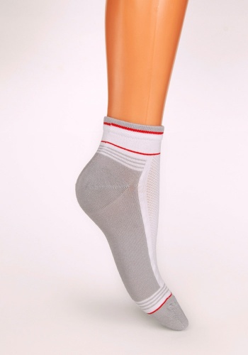 Состав: 
Хлопок 72%, 
Полиамид 26%, 
Эластан 2%
	Спортивный носок с сетчатым переплетением на верхней части следа.