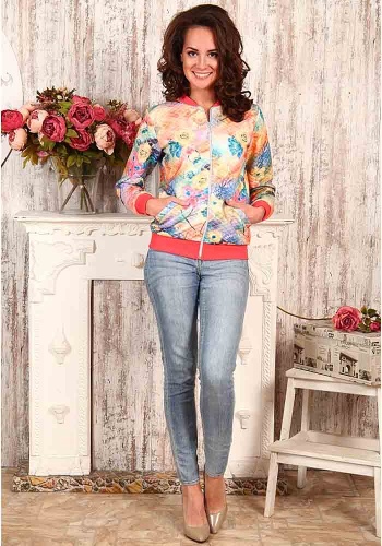 Состав: 
Капитоний 
Полиэстер 100% 
	Стеганная куртка бомбер на молнии. Рукава, низ и горловина на резинках.

Обратите внимание: расцветка товара на сайте может отличаться от фактической расцветки. Оптовый склад оставляет за собой право постави