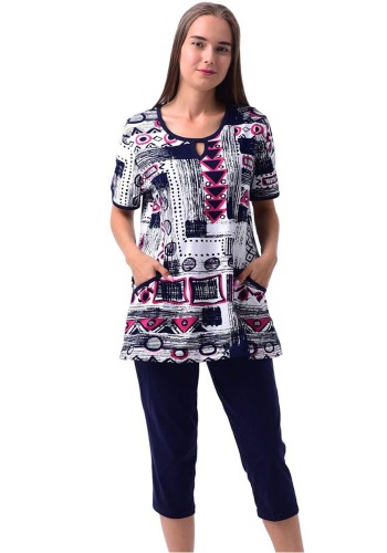 Состав: 
Хлопок 100% 
	Женский комплект, состоит из футболки и бриджей. 

Обратите внимание: расцветка товара на сайте может отличаться от фактической расцветки. Оптовый склад оставляет за собой право поставить товар любого цвета, который имеется на да