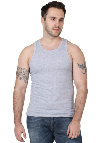 Состав:
Хлопок 60%
ПЭ 40%
	Майка прилегающего силуэта. Горловина и проймы окантованы бейкой.

Обратите внимание: расцветка товара на сайте может отличаться от фактической расцветки. Оптовый склад оставляет за собой право поставить товар любого 