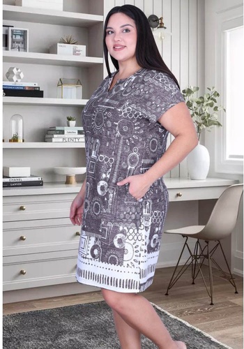 Состав: 
Хлопок 100%
	Женская туника. Сбоку втачный карман.
Обратите внимание: расцветка товара на сайте может отличаться от фактической расцветки. Оптовый склад оставляет за собой право поставить товар любого цвета, который имеется на данный мом