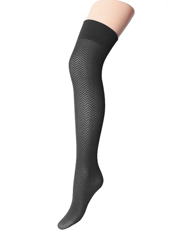 Состав:
Полиамид 96%
Эластан 4%
	Теплые фантазийные ботфорты из микрофибры с просветным узором 