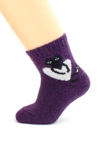 Состав:
Вискоза 35%
Полиэстер 30%
Шерсть 20%
Ангора 10%
Эластан 5%
       Теплые детские носки из шерсти и ангоры, изнутри махровые, с широкой комфортной резинкой. На боковой части модели размещен контрастный рисунок в виде 