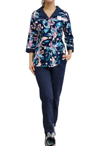 Состав:
Хлопок 100%
	Женский комплект. 

Обратите внимание: расцветка товара на сайте может отличаться от фактической расцветки. Оптовый склад оставляет за собой право поставить товар любого цвета, который имеется на данный момент.	