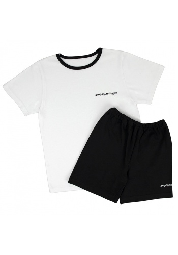 Состав:
Кулирка, интерлок
Хлопок 100%
	Комплект для мальчика. Состоит из двух предметов (футболка + шорты).