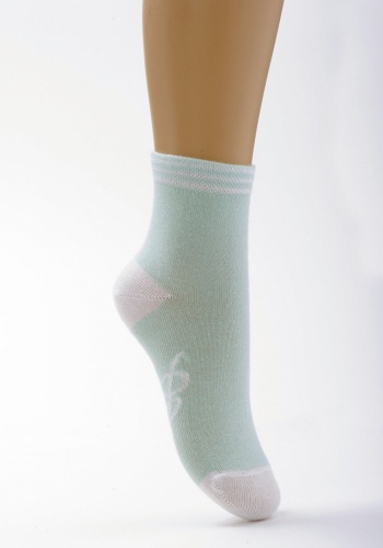 Состав: 
Хлопок 75%, 
Полиамид 23%, 
Эластан 2%
	Детские носочки, на стопе надпись “Baby”, 