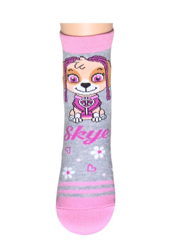 Состав:
Хлопок 60%
Полиамид 21%
Полипропилен 17%
Эластан 2%
     Детские демисезонные носки светло-серого цвета с персонажем Скай из коллекции 
