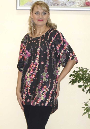 Состав:
Вискоза
	Туника свободного кроя 