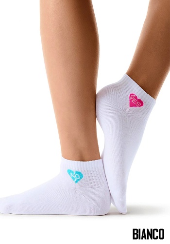 Состав:
Хлопок 75%
Полиамид 20%
Эластан 5%
   Укороченные женские носки с рисунком 